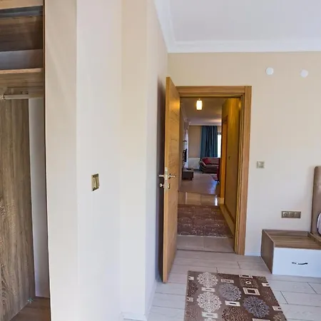 Lil'A Grande Deluxe Hotel By Al Amoudi Aparthotel *